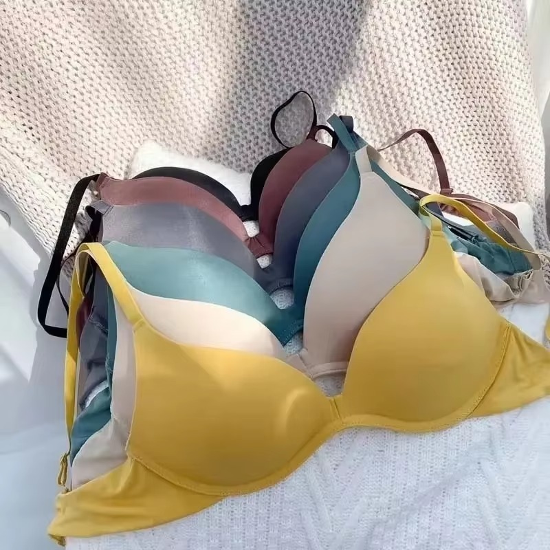 Sleep Bra Bralette - บราไร้โครงแบบญี่ปุ่น ทรงเรียบเนียน ไร้ตะเข็บ ยกกระชับเล็กน้อย คัพบาง ไม่มีโครงเหล็ก