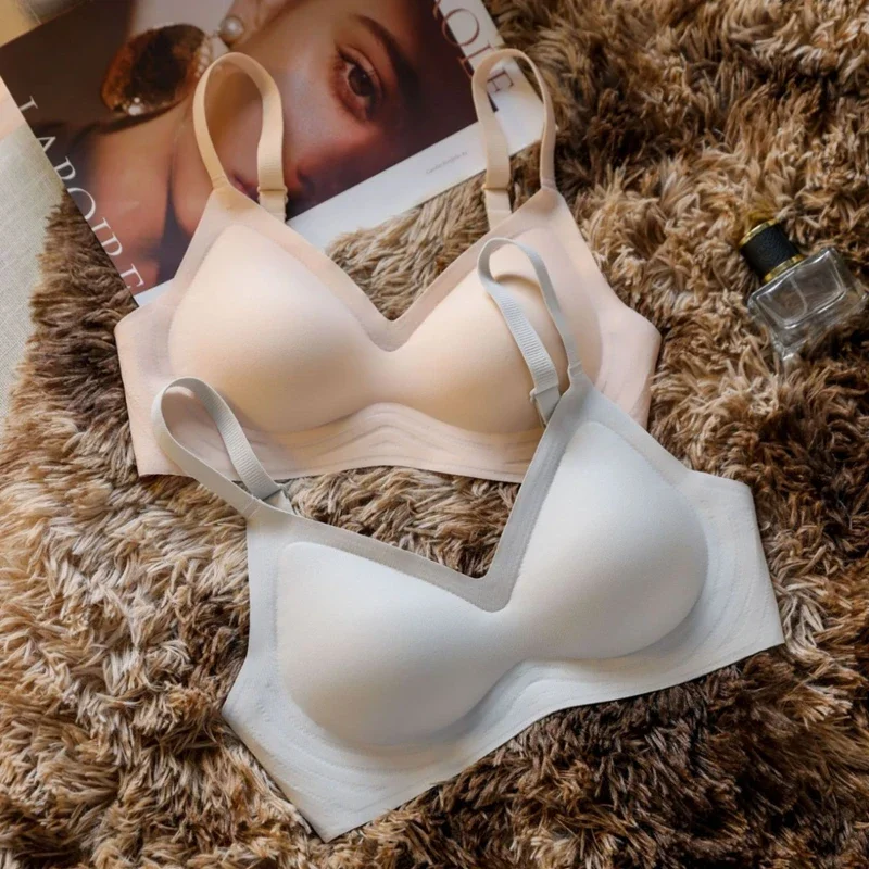 T Shirt Bra Seamless - ชุดชั้นในไร้รอยต่อสําหรับผู้หญิงหน้าอกเล็ก ดันทรง ไม่มีขอบ สปอร์ตบราแบบนุ่ม หน้าอกใหญ่ เล็กและบาง
