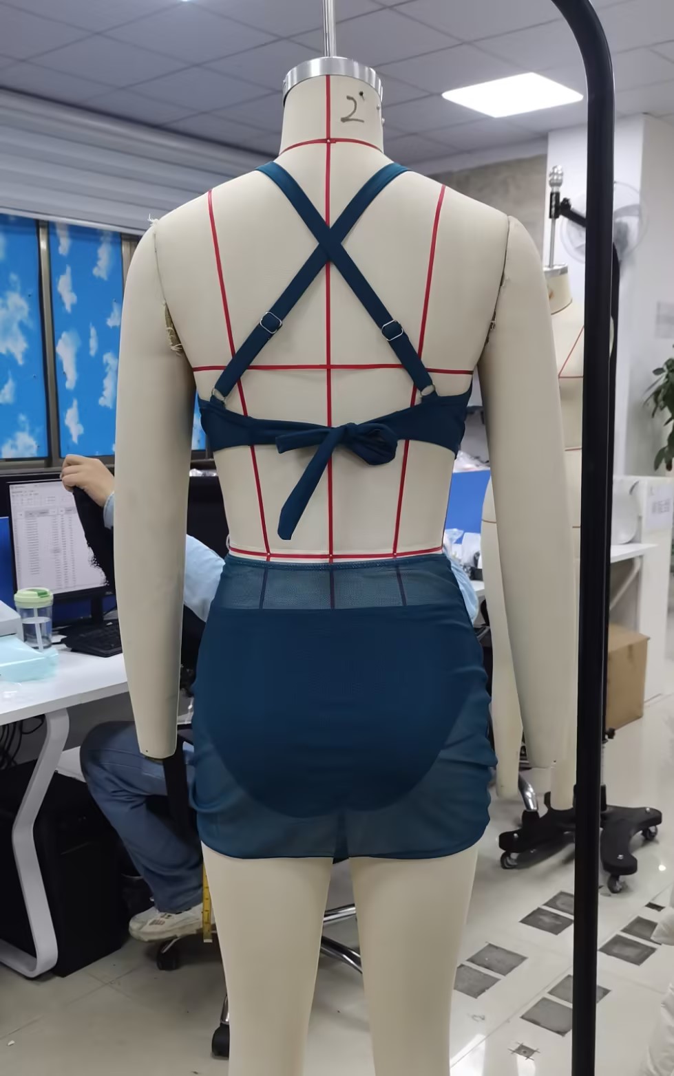 Sheer Mesh Bra - ชุดบิกินี่ฤดูร้อนสำหรับผู้หญิง ชุดบราตาข่ายโปร่งแบบเย็บต่อกัน พร้อมกางเกงขาสั้นและกระโปรงรูชแบบมีเชือกผูก ชุดว่ายน้ำ 3 ชิ้น