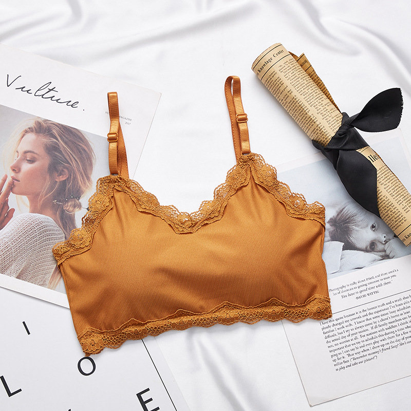 เสื้อครอปท็อปทรงบราไร้โครง แต่ - Lace Bralette Set บทวิจารณ์และราคา