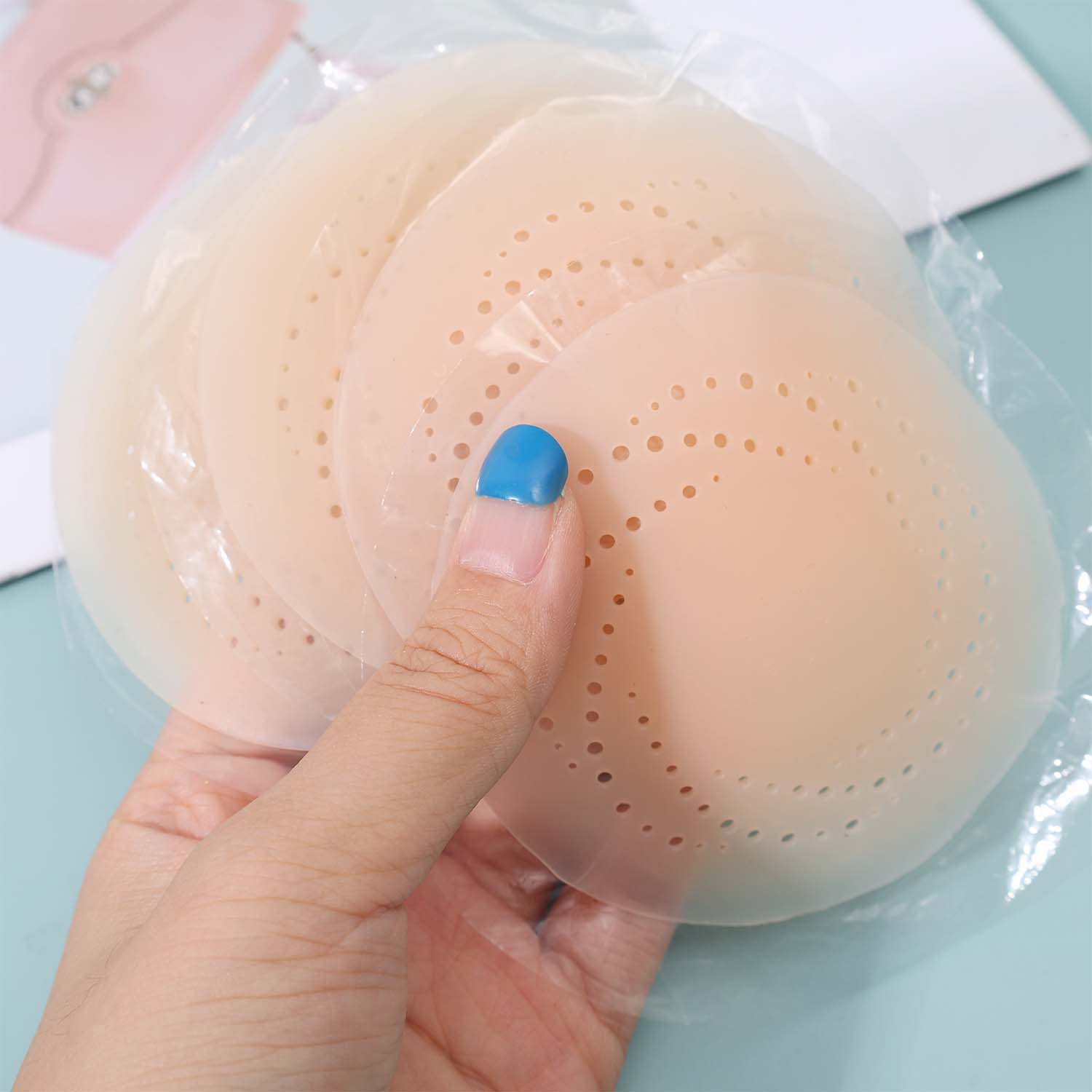 แผ่นปิดจุกนมซิลิโคนแบบแปะติดเอ - Strapless Bra Adhesive บทวิจารณ์และราคา