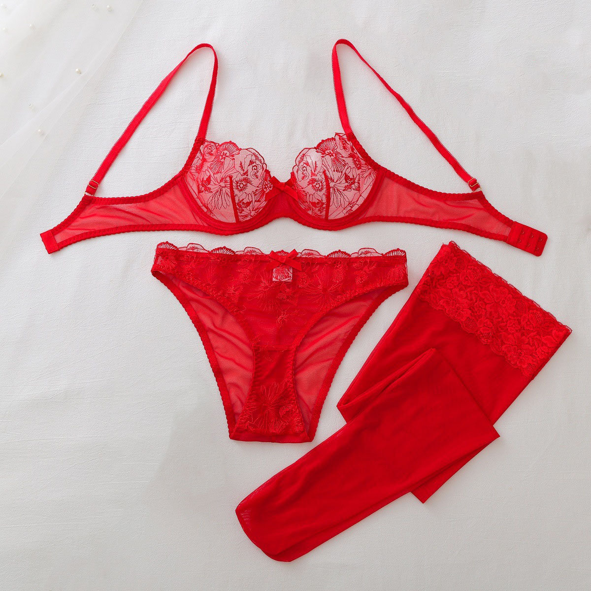 ชุดชั้นในซีทรูลูกไม้ลายกุหลาบส - Sheer Mesh Bra บทวิจารณ์และราคา